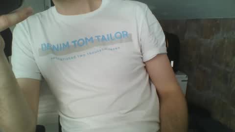 Snapshot of hunting_007 chatting on 02-25-25, 12:24 hunting_007 online show from 02-25-25, 12:24