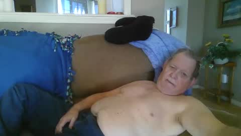 Snapshot of hvl13 chatting on 01-10-25, 10:04 hvl13 online show from 01-10-25, 10:04