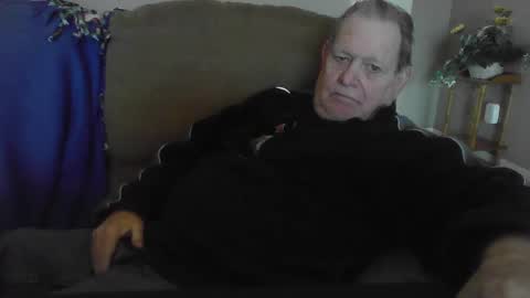 Snapshot of hvl13 chatting on 02-21-25, 09:43 hvl13 online show from 02-21-25, 09:43