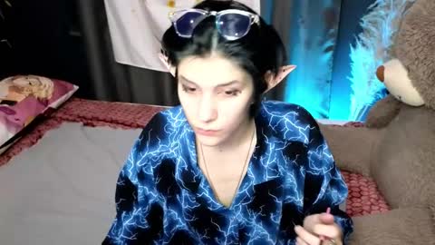 Hyeon Jin online show from 01-13-25, 08:58