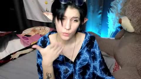 Hyeon Jin online show from 01-14-25, 03:01