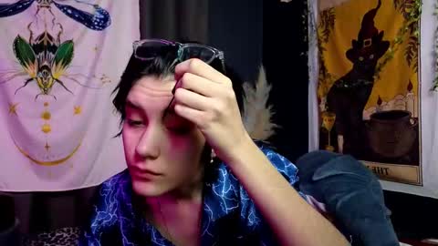 Hyeon Jin online show from 01-19-25, 09:13