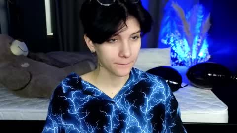 Hyeon Jin online show from 03-11-25, 01:34