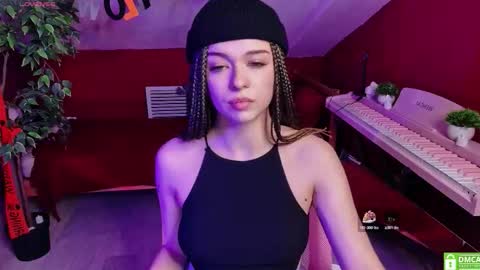 Julia online show from 11-05-25, 08:42