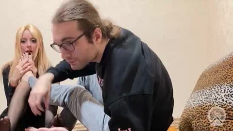 Snapshot of hyperfixation chatting on 11-09-25, 09:46 hyperfixation online show from 11-09-25, 09:46