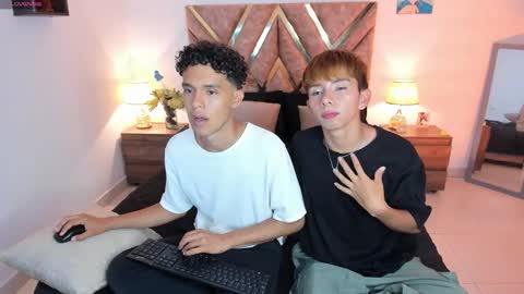 Son Hyunjin online show from 11-14-25, 07:01