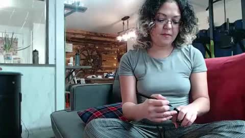 Snapshot of i_fetishize_u chatting on 02-01-25, 10:23 ShortStuff online show from 02-01-25, 10:23