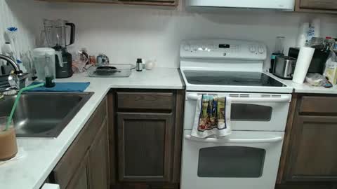 Snapshot of i_fetishize_u chatting on 02-10-25, 06:45 ShortStuff online show from 02-10-25, 06:45