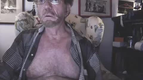 ImYourBitch online show from 02-08-25, 06:22
