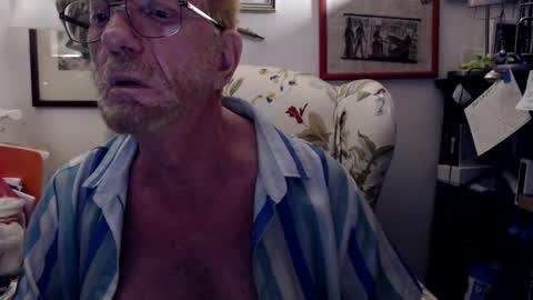ImYourBitch online show from 09-16-25, 05:19