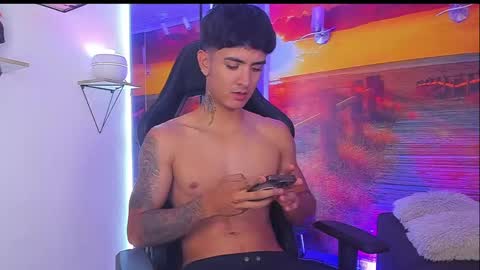 Light online show from 10-03-25, 05:48