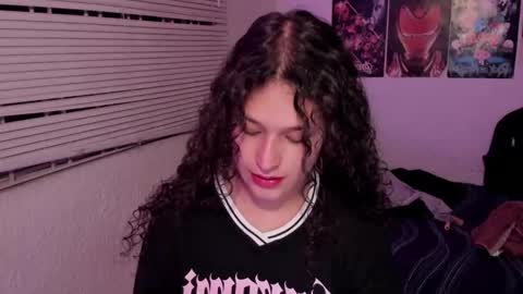 On instagram Imm  NikkiHelp me reach 100 likes online show from 01-18-26, 04:16