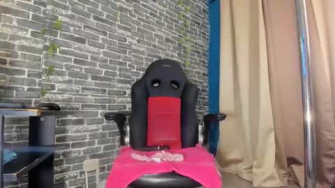 Snapshot of iam_samy chatting on 11-13-25, 11:53 Samy online show from 11-13-25, 11:53