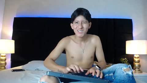 I A M   S M I T H S online show from 02-23-26, 04:54