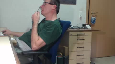 Snapshot of iamachim chatting on 11-17-25, 05:52 iamachim online show from 11-17-25, 05:52