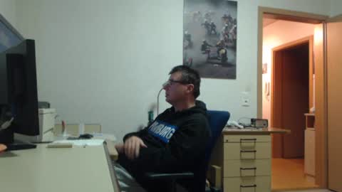 Snapshot of iamachim chatting on 11-18-25, 06:34 iamachim online show from 11-18-25, 06:34