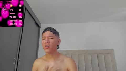 Snapshot of iamjulian_ chatting on 10-09-25, 11:41 Juliiiiian online show from 10-09-25, 11:41