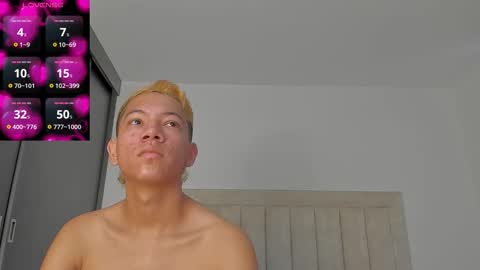 Snapshot of iamjulian_ chatting on 11-05-25, 11:32 Juliiiiian online show from 11-05-25, 11:32