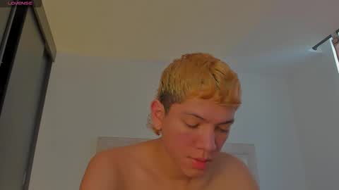 Snapshot of iamjulian_ chatting on 11-20-25, 03:56 Juliiiiian online show from 11-20-25, 03:56