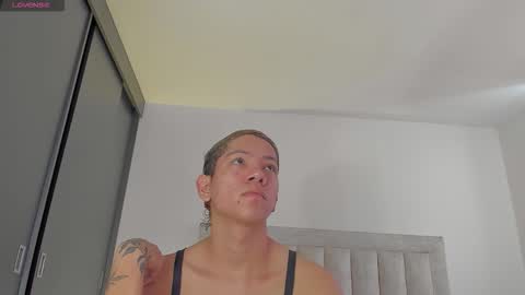 Juliiiiian online show from 11-26-25, 12:06