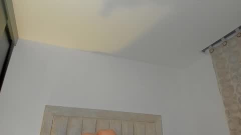 Juliiiiian online show from 01-06-26, 11:03