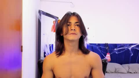 Snapshot of iamluismz chatting on 10-25-25, 06:46 arthur online show from 10-25-25, 06:46