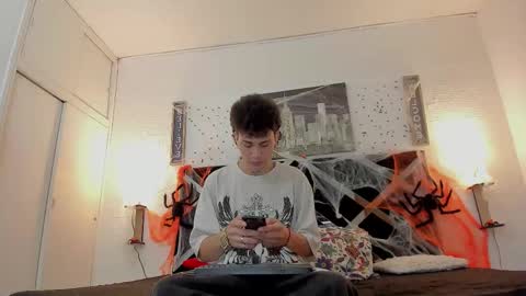 Mariano online show from 10-27-25, 03:54