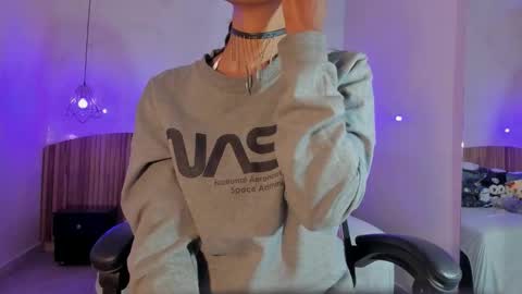 Nayuta online show from 11-17-25, 07:52