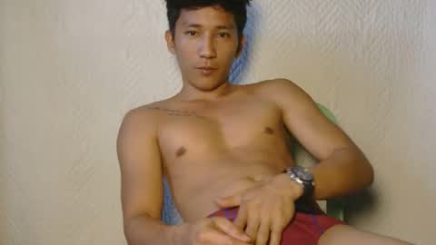 iamnew0000 online show from 11-21-25, 08:02