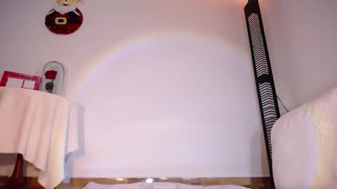 Snapshot of iamroxanne chatting on 11-13-25, 03:38 Camila online show from 11-13-25, 03:38