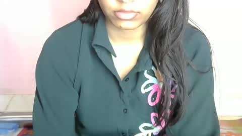iamHotTaara online show from 01-18-25, 09:56