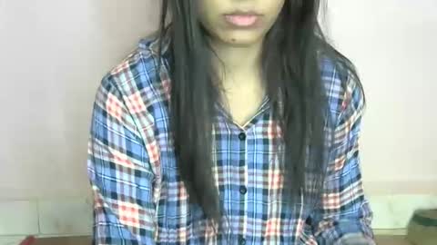 iamHotTaara online show from 02-04-25, 06:57