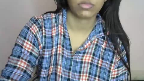 iamHotTaara online show from 02-08-25, 04:36