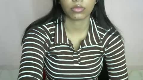 iamHotTaara online show from 02-11-25, 07:33