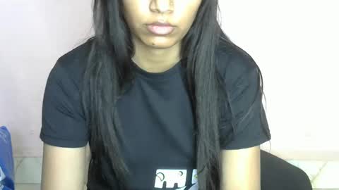 iamHotTaara online show from 02-12-25, 08:38
