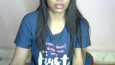 iamHotTaara online show from 03-08-25, 08:03