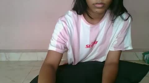 iamHotTaara online show from 10-04-25, 08:01
