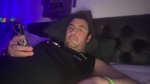 Snapshot of iamtheparty200 chatting on 12-17-25, 08:20 iamtheparty200 online show from 12-17-25, 08:20