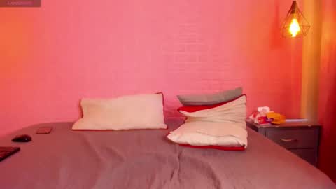 Snapshot of ian_aleandra chatting on 01-06-26, 02:21 Ian Aleandra online show from 01-06-26, 02:21