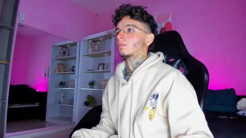 IAN CASTILLO online show from 12-16-25, 11:15