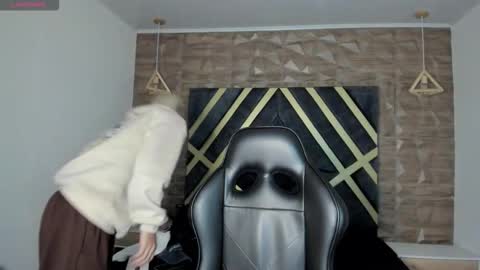 Snapshot of ian_castillo_ chatting on 02-16-26, 11:17 IAN CASTILLO online show from 02-16-26, 11:17