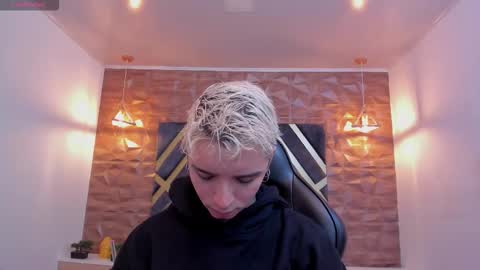 Snapshot of ian_castillo_ chatting on 02-19-26, 11:17 IAN CASTILLO online show from 02-19-26, 11:17