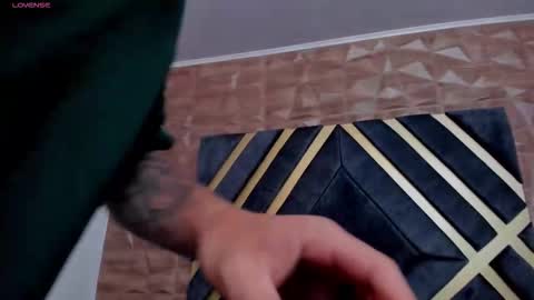 Snapshot of ian_castillo_ chatting on 03-12-26, 11:16 IAN CASTILLO online show from 03-12-26, 11:16