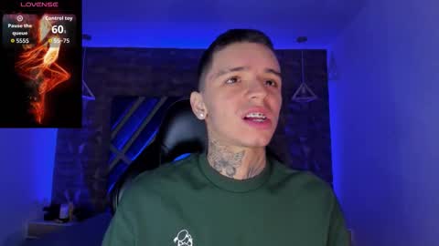 Snapshot of ian_castillo_ chatting on 03-26-26, 11:16 IAN CASTILLO online show from 03-26-26, 11:16