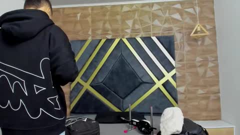 Snapshot of ian_castillo_ chatting on 03-27-26, 11:10 IAN CASTILLO online show from 03-27-26, 11:10