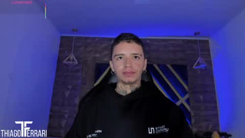 Snapshot of ian_castillo_ chatting on 04-10-26, 11:15 IAN CASTILLO online show from 04-10-26, 11:15