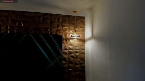 Snapshot of ian_castillo_ chatting on 04-16-26, 11:11 IAN CASTILLO online show from 04-16-26, 11:11