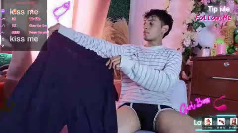 Snapshot of ian_hunter01 chatting on 03-01-26, 01:24 IAN HUNTER online show from 03-01-26, 01:24