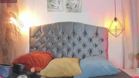 ian  online show from 10-18-25, 03:31