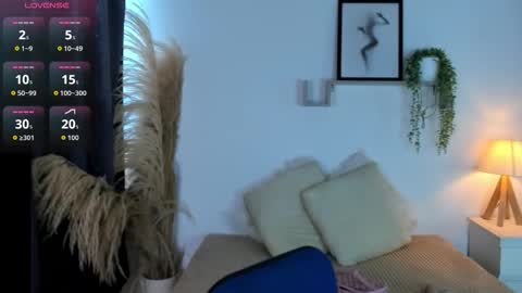 ice_y_abigail online show from 11-28-25, 12:30